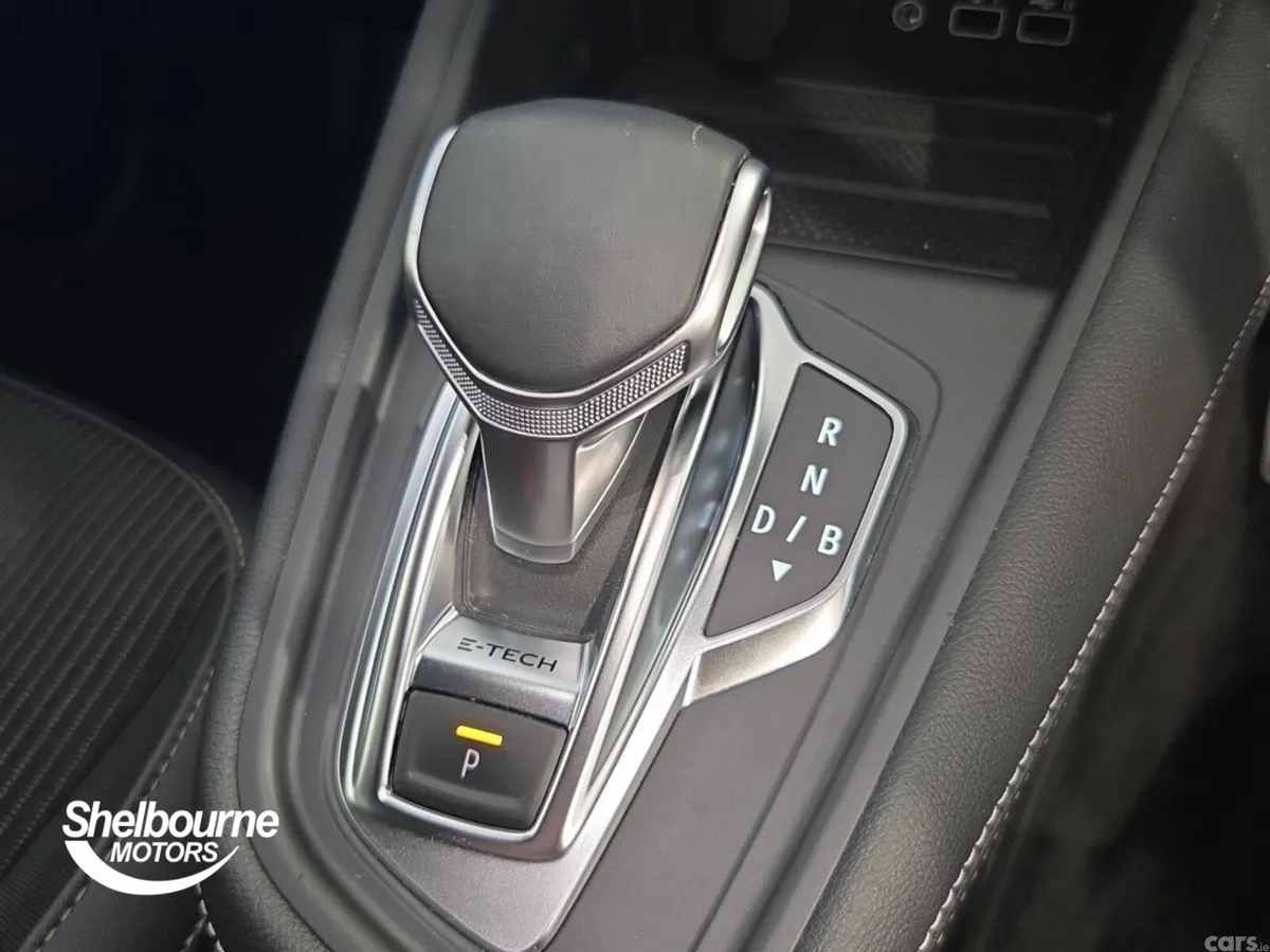 Renault Captur Hatchback, Petrol Hybrid, 2023, Grey