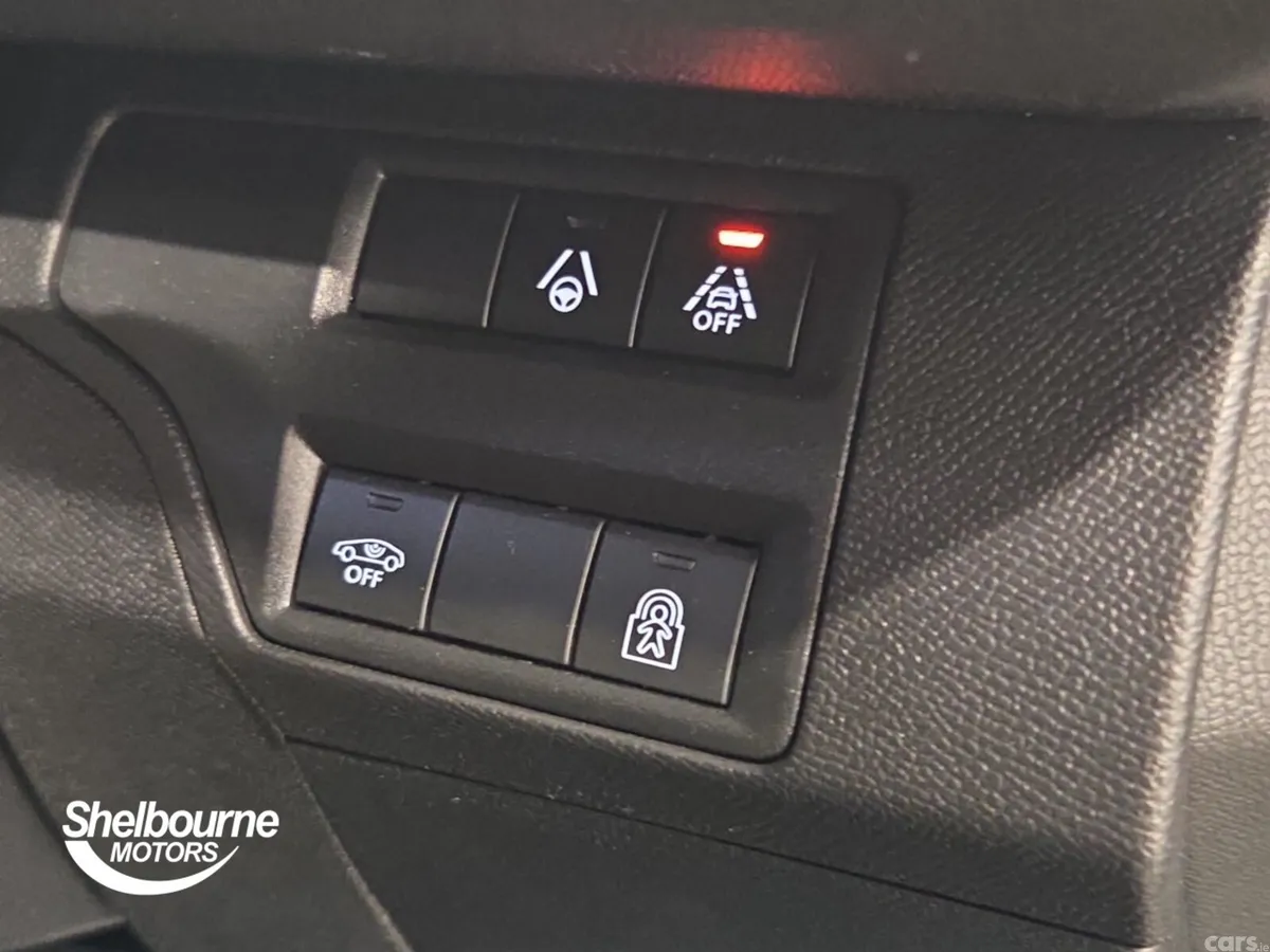 Peugeot 5008 Estate, Diesel, 2023, Brown
