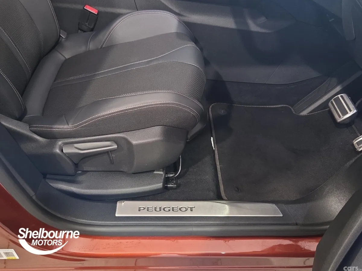 Peugeot 5008 Estate, Diesel, 2023, Brown