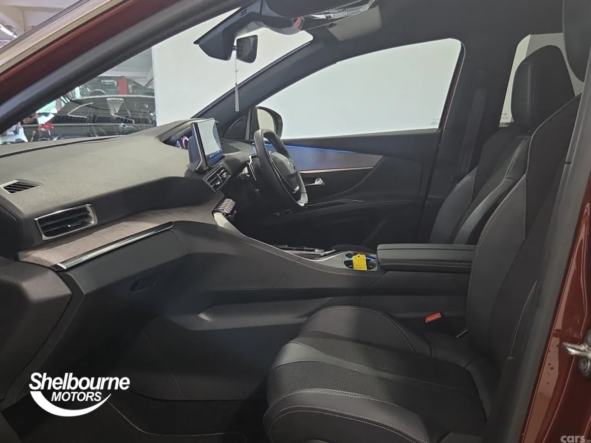 Peugeot 5008 Estate, Diesel, 2023, Brown