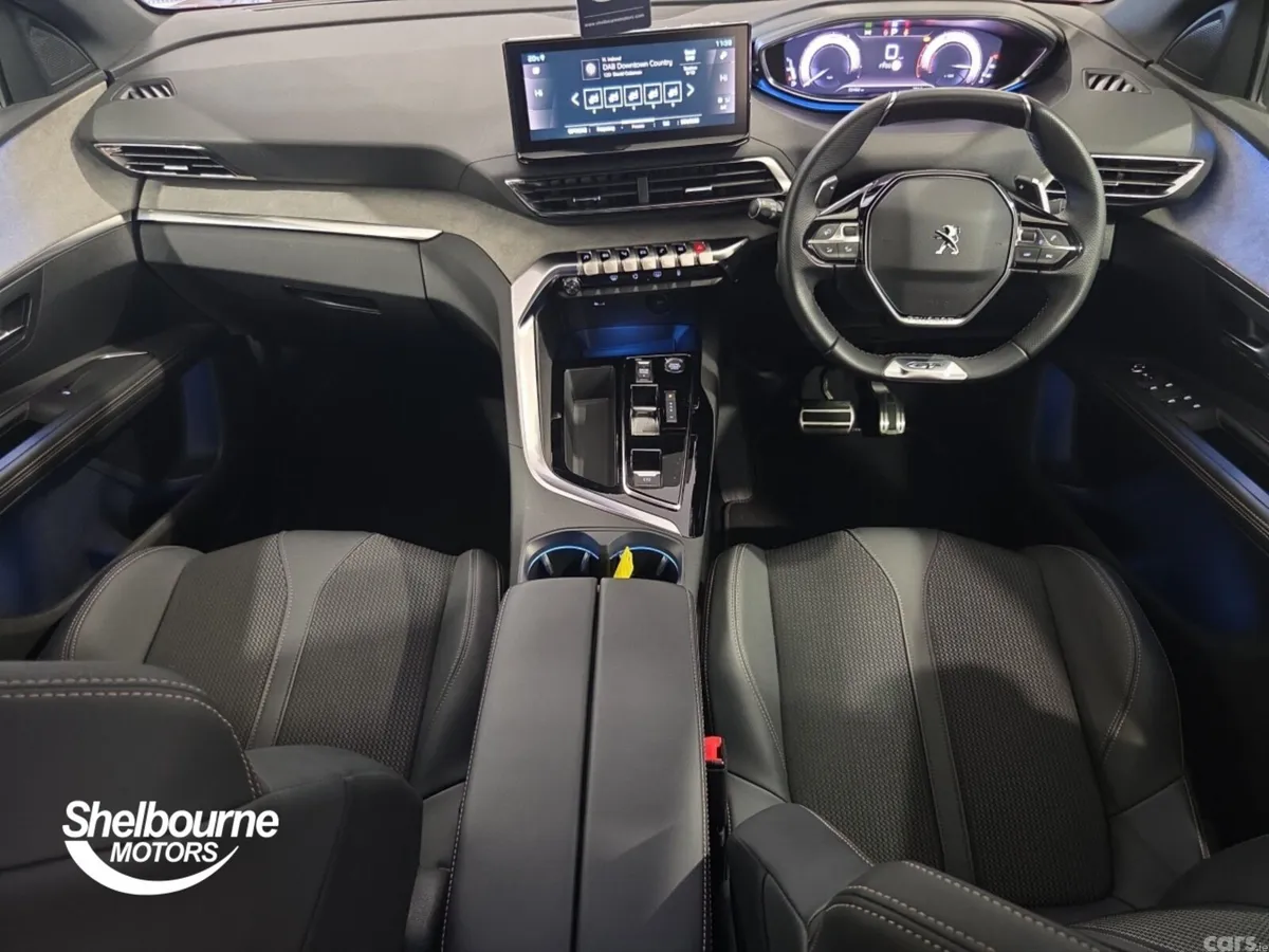 Peugeot 5008 Estate, Diesel, 2023, Brown