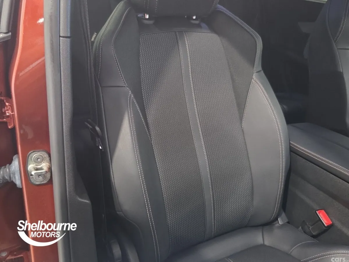 Peugeot 5008 Estate, Diesel, 2023, Brown