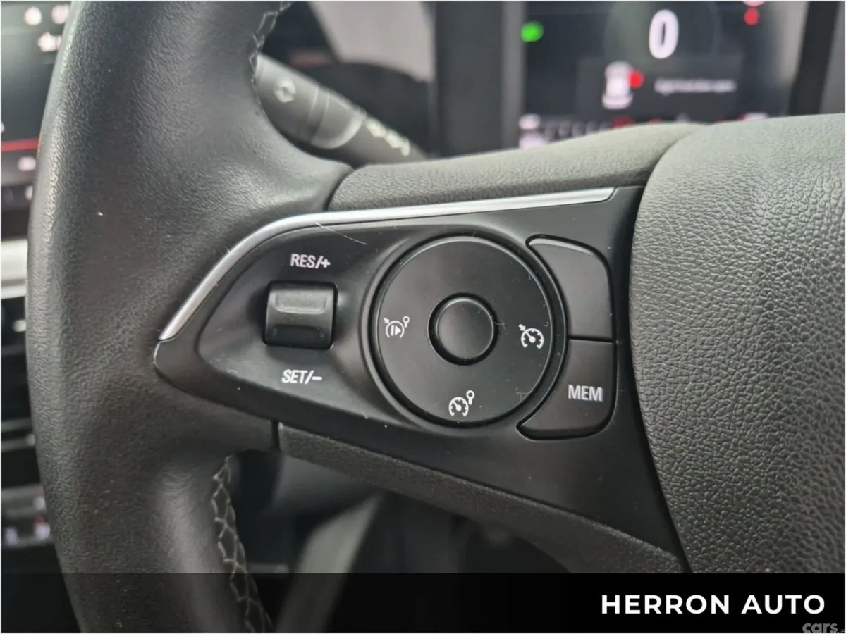 Opel Mokka SUV, Petrol, 2021, Red