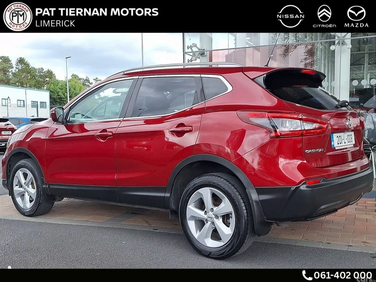 Nissan Qashqai MPV, Petrol, 2020, Red