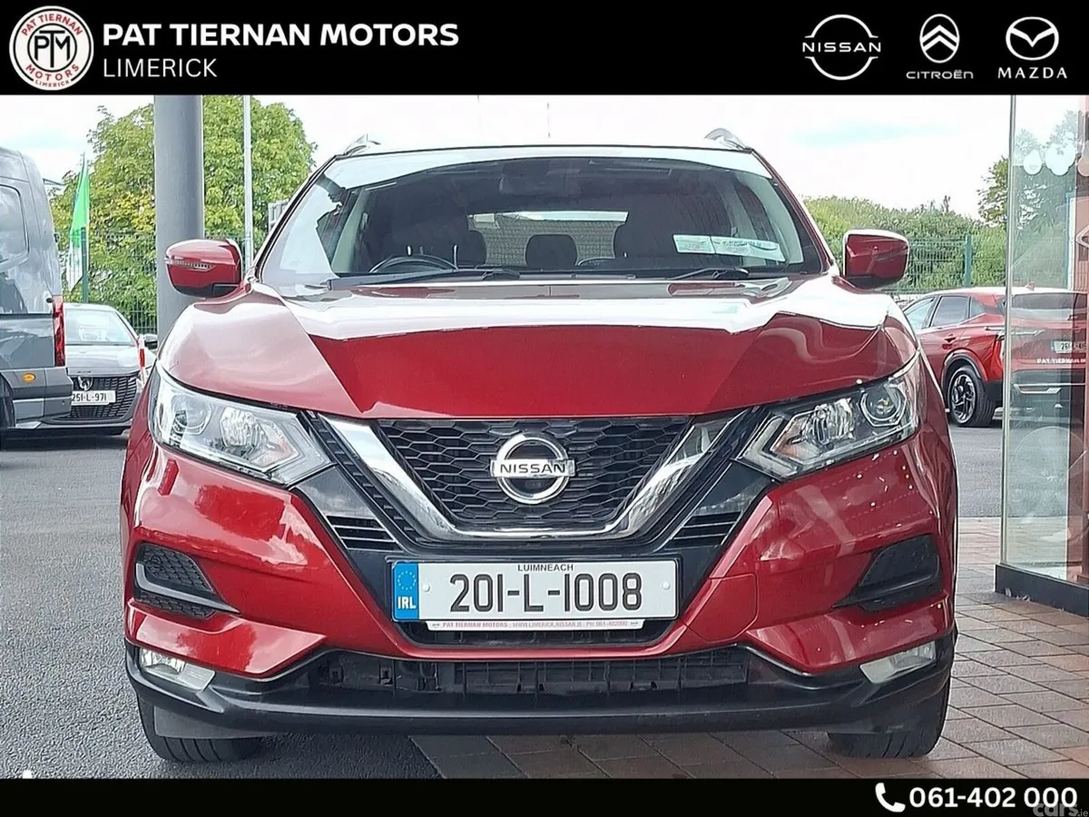 Nissan Qashqai MPV, Petrol, 2020, Red