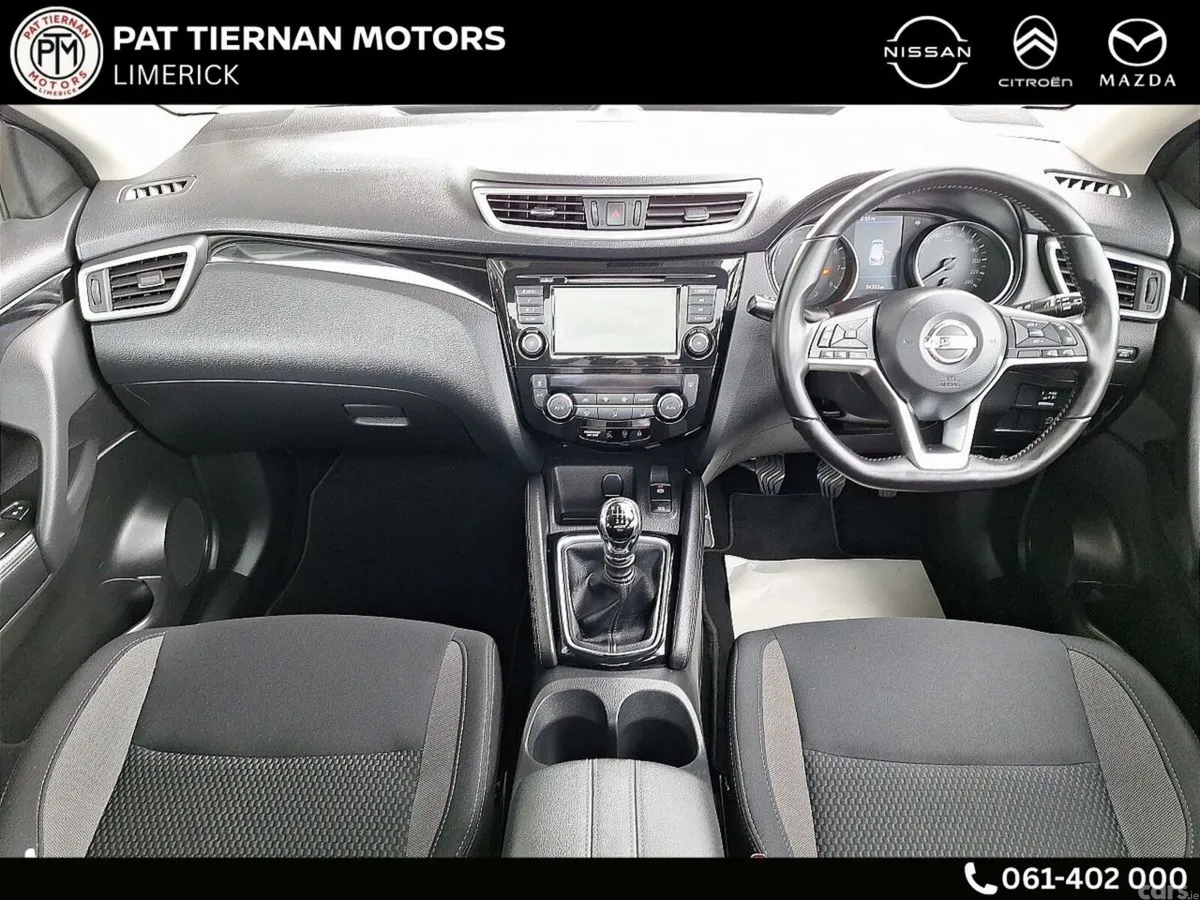 Nissan Qashqai MPV, Petrol, 2020, Red