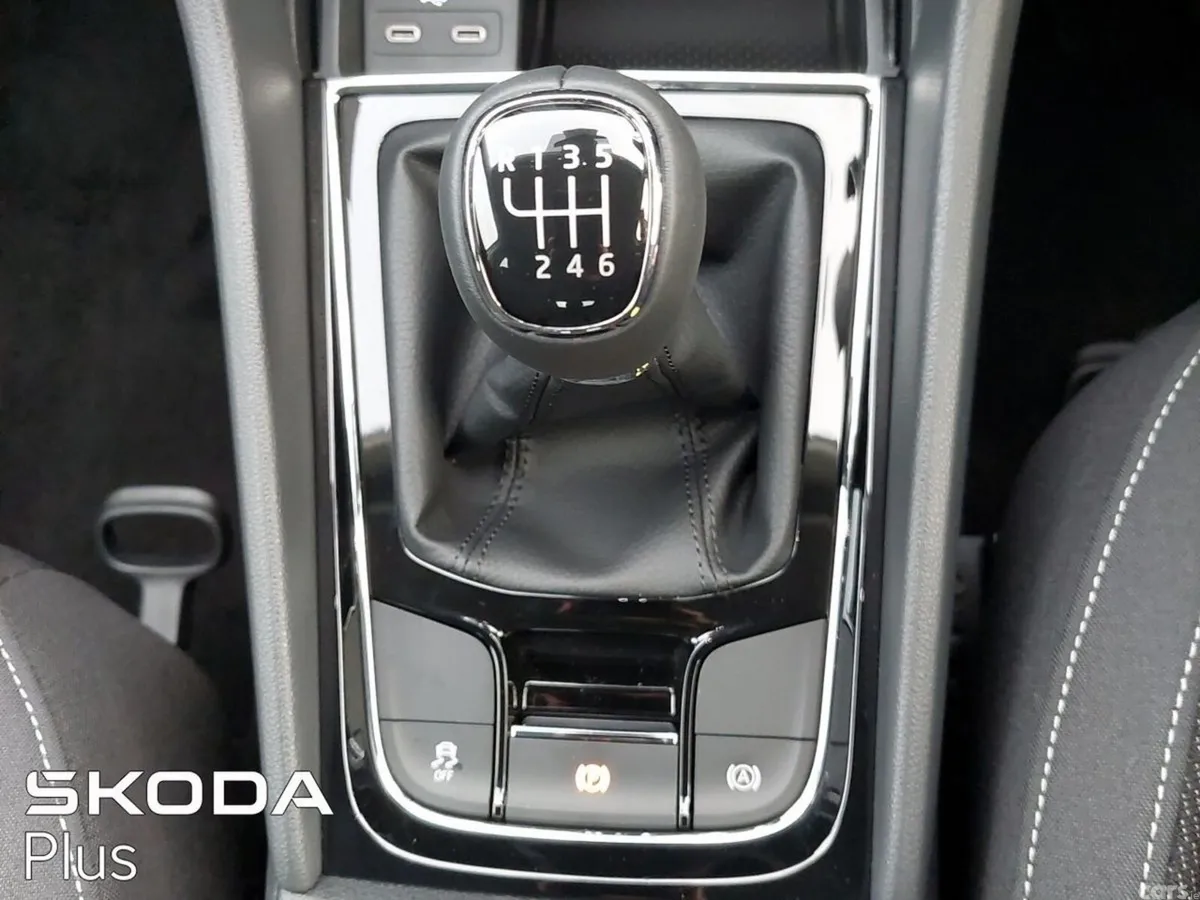 Skoda Karoq SUV, Diesel, 2026, White
