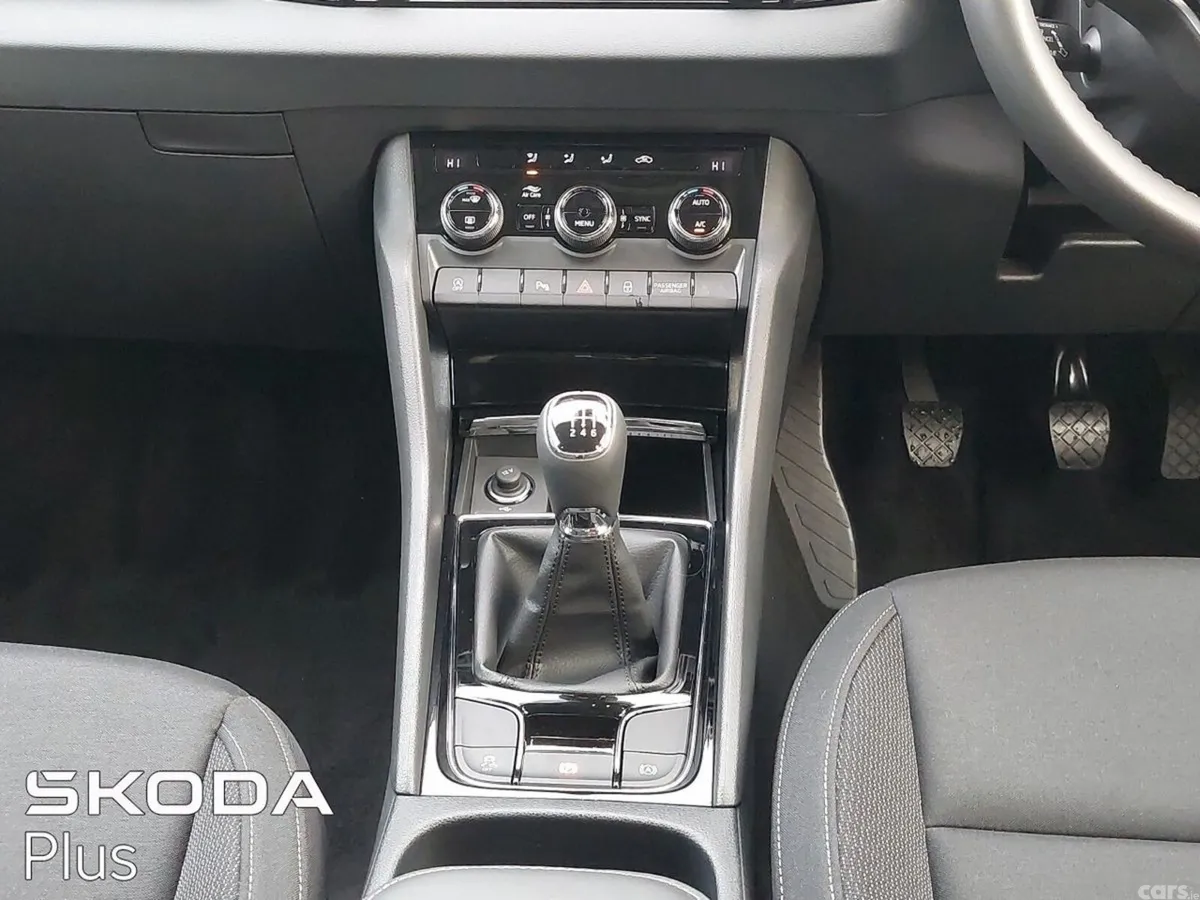 Skoda Karoq SUV, Diesel, 2026, White