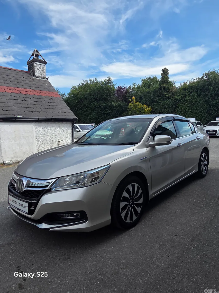 Honda Accord Saloon, Petrol Hybrid, 2014, Gold
