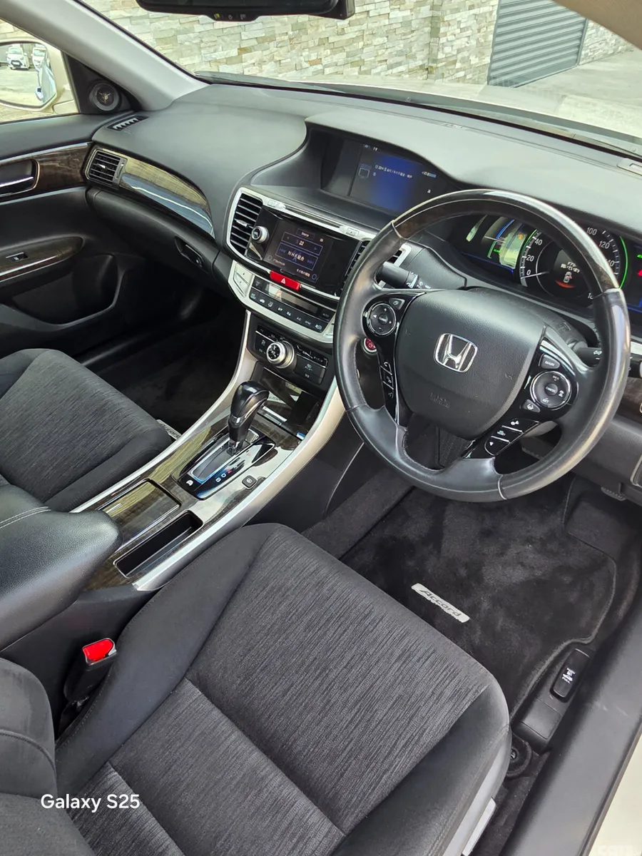 Honda Accord Saloon, Petrol Hybrid, 2014, Gold