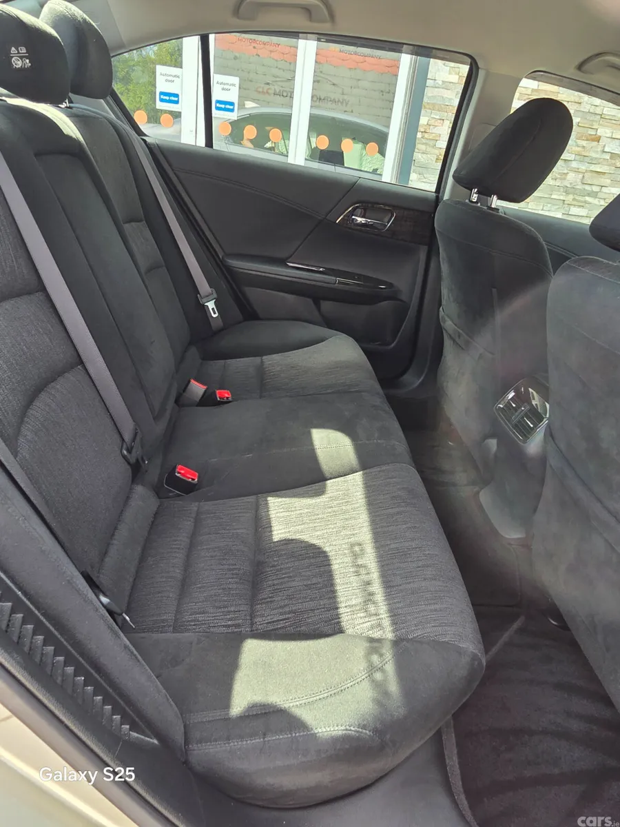 Honda Accord Saloon, Petrol Hybrid, 2014, Gold
