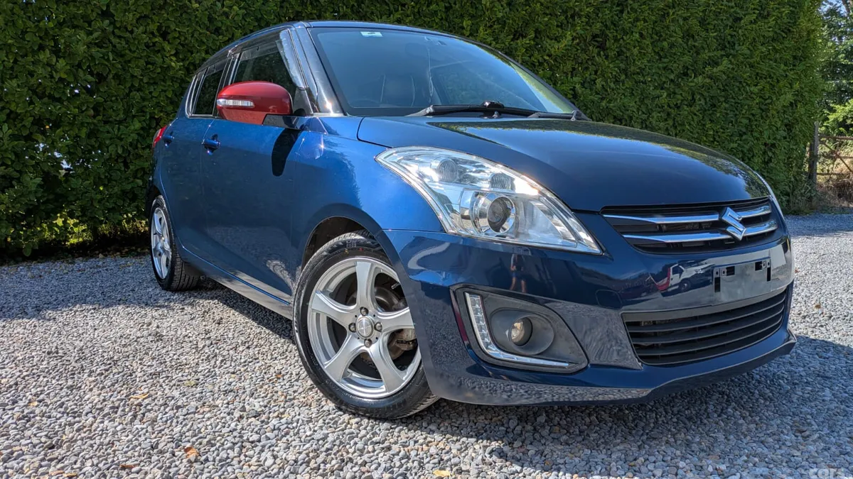 Suzuki Swift Hatchback, Petrol, 2015, Blue