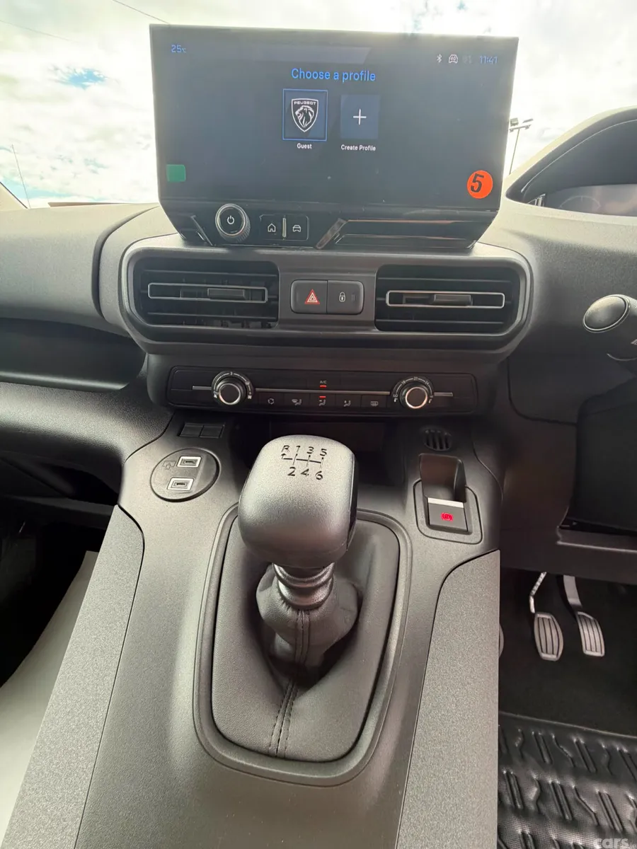 Peugeot Rifter MPV, Diesel, 2026, Black