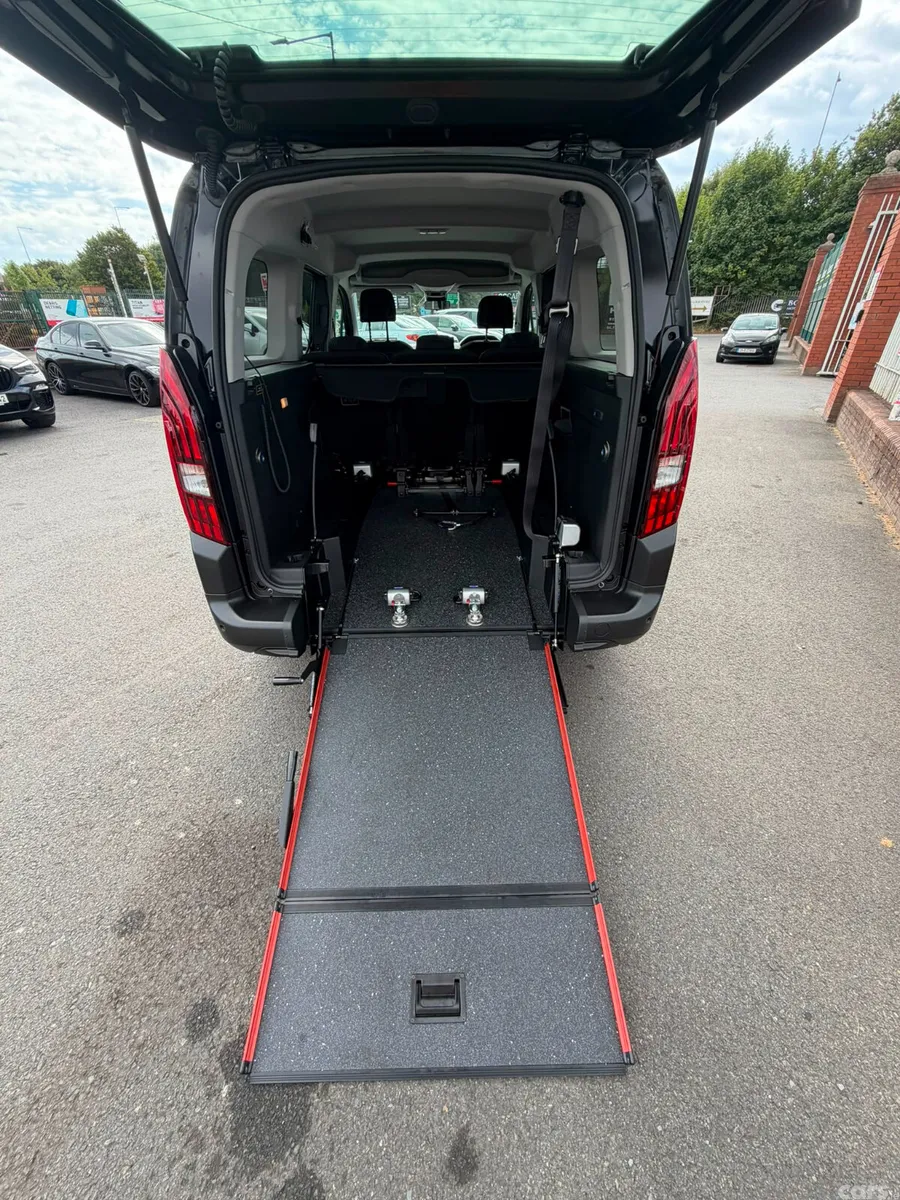 Peugeot Rifter MPV, Diesel, 2026, Black