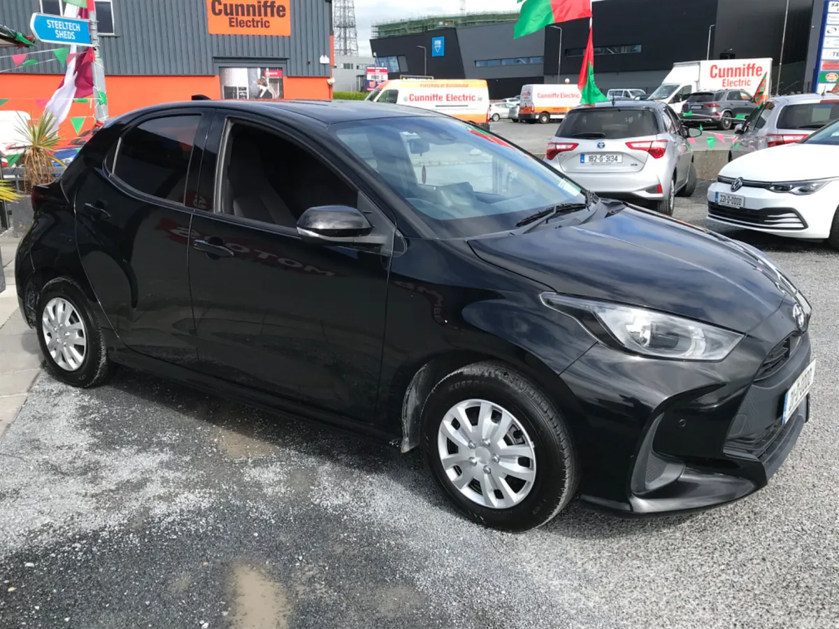 Toyota Yaris Hatchback, Petrol, 2021, Black