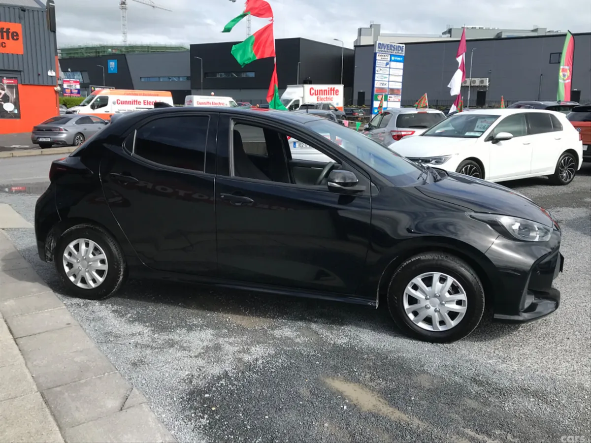 Toyota Yaris Hatchback, Petrol, 2021, Black