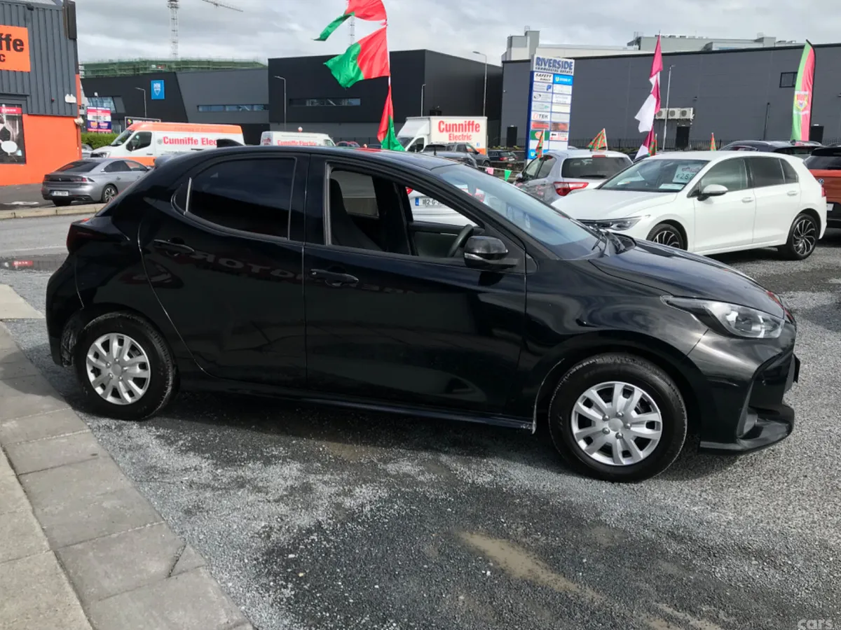 Toyota Yaris Hatchback, Petrol, 2021, Black