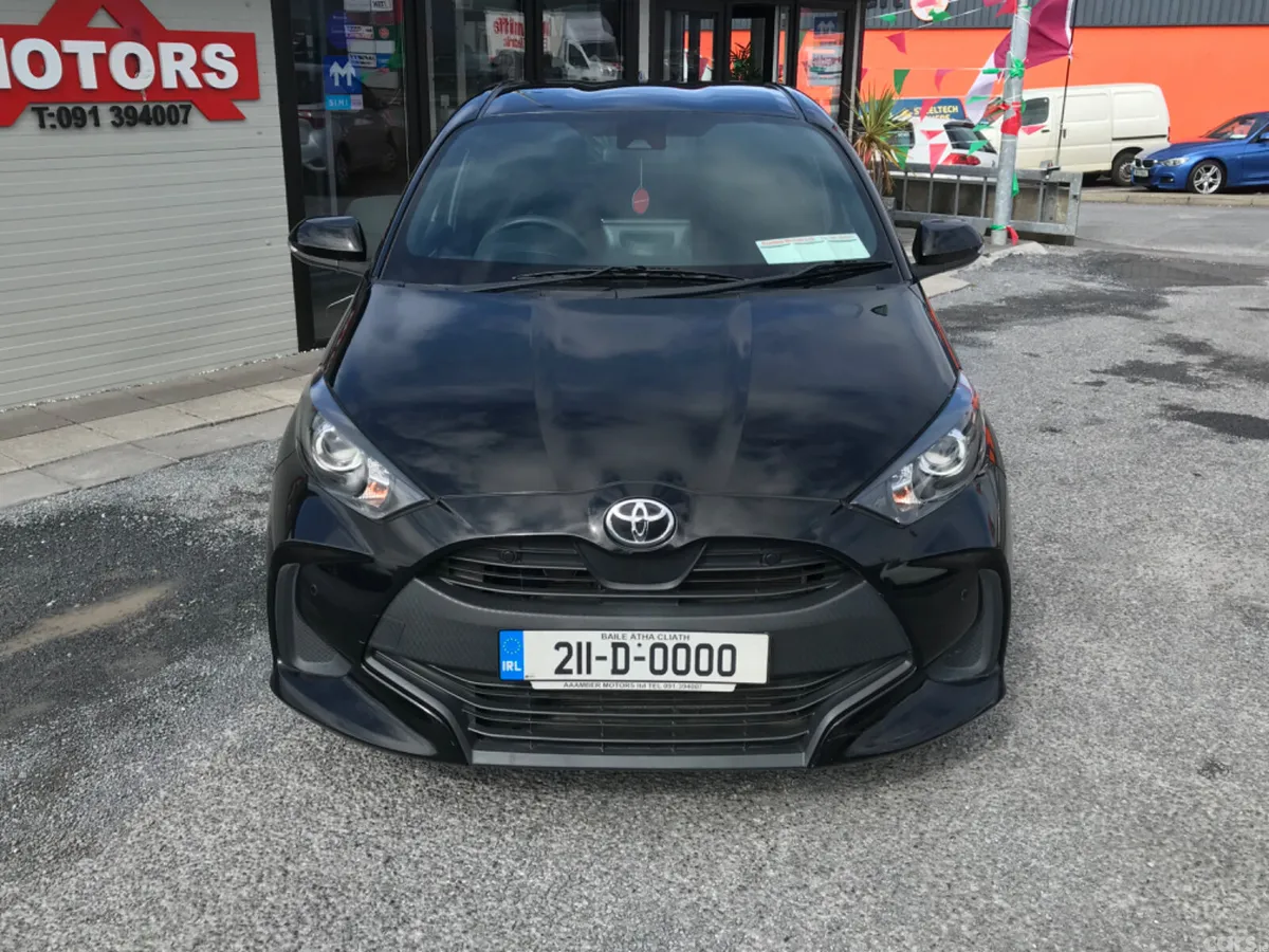 Toyota Yaris Hatchback, Petrol, 2021, Black