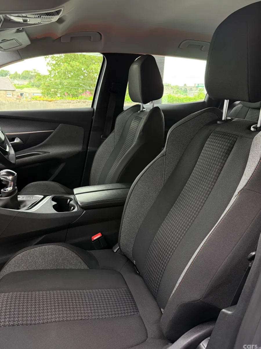 Peugeot 3008 MPV, Diesel, 2021, Grey