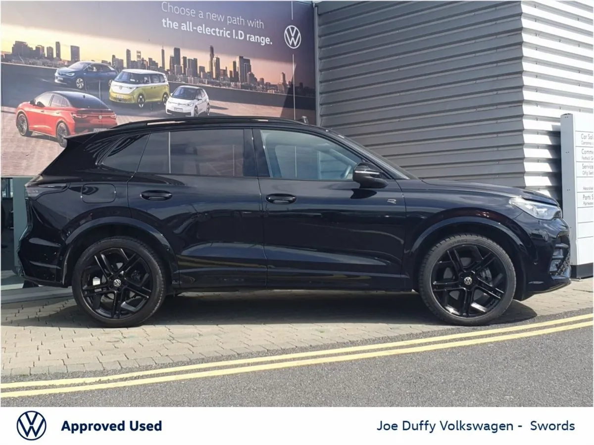 Volkswagen Tiguan SUV, Petrol Plug-in Hybrid, 2024, Black