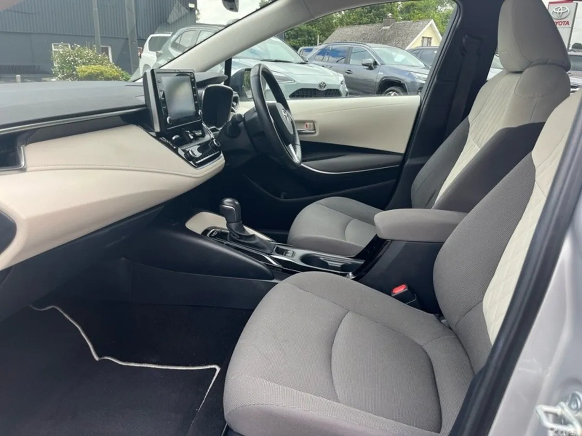 Toyota Corolla Saloon, Petrol Hybrid, 2022, Grey