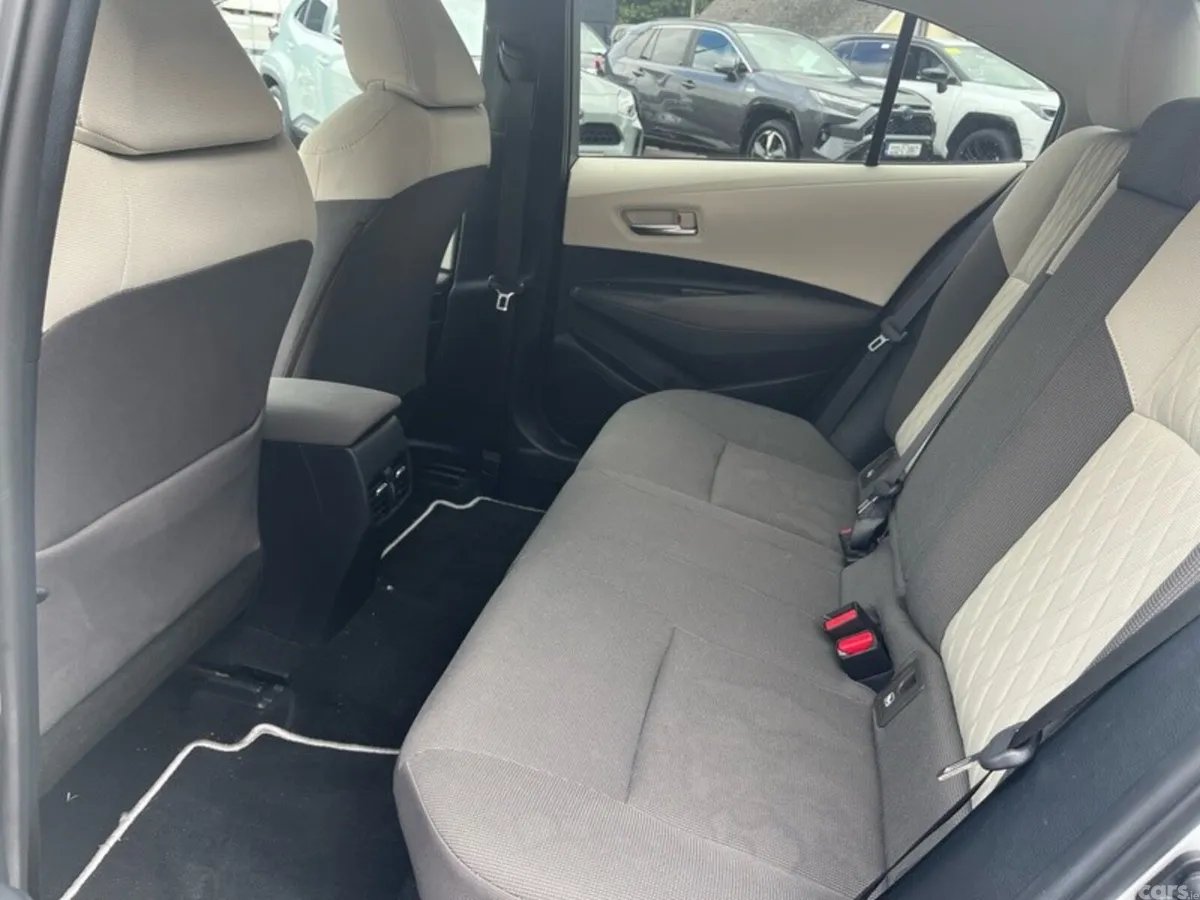 Toyota Corolla Saloon, Petrol Hybrid, 2022, Grey