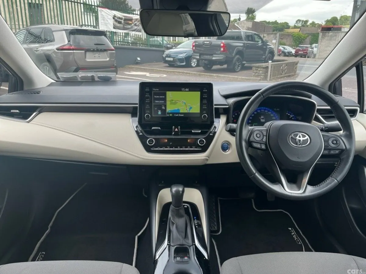 Toyota Corolla Saloon, Petrol Hybrid, 2022, Grey