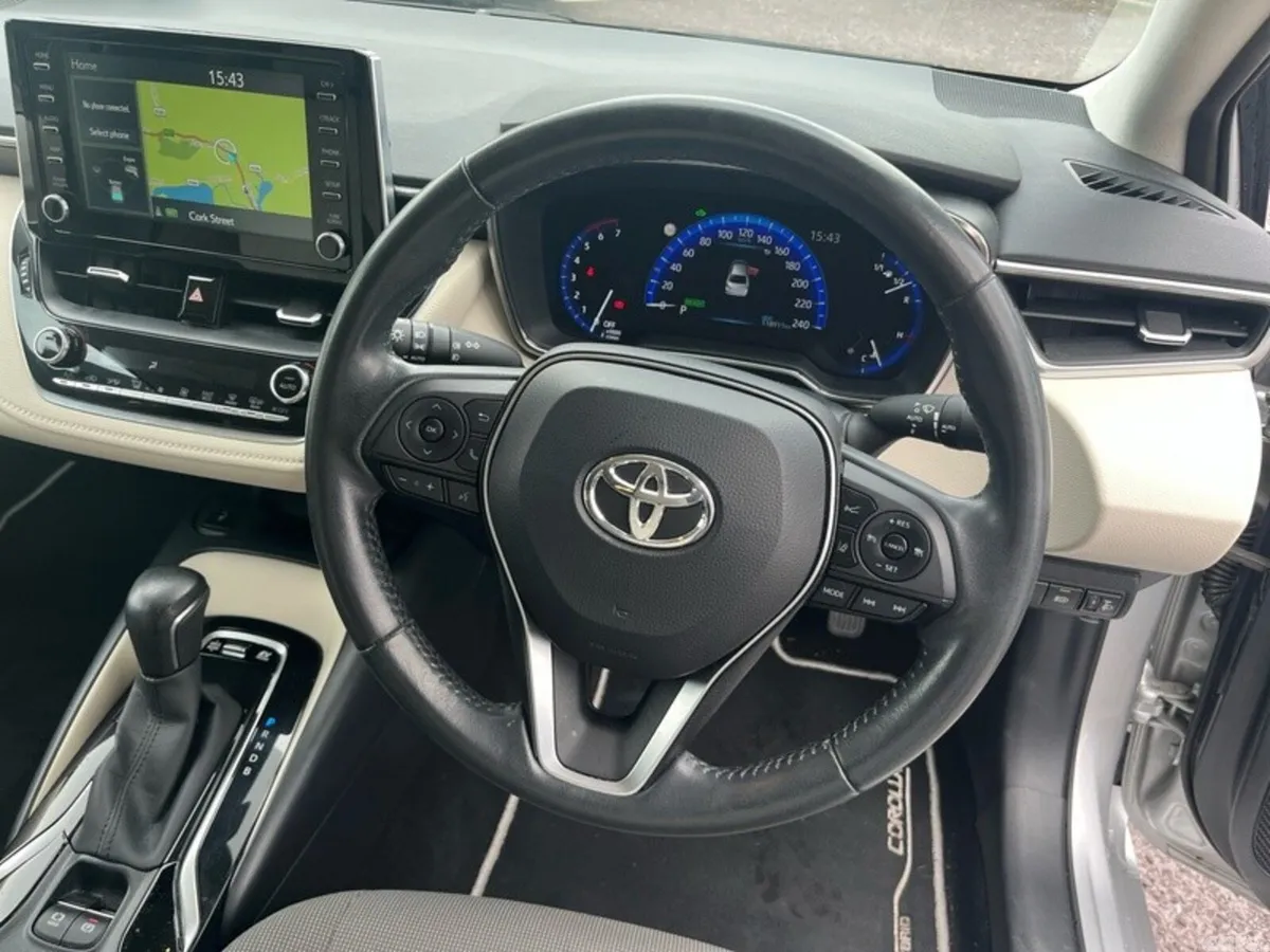 Toyota Corolla Saloon, Petrol Hybrid, 2022, Grey