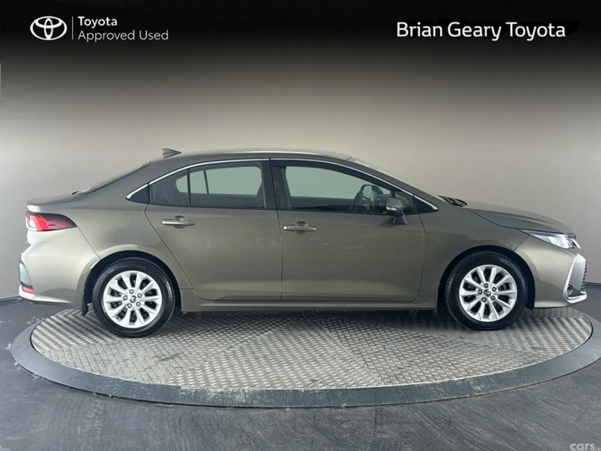 Toyota Corolla Saloon, Petrol Hybrid, 2022, Bronze