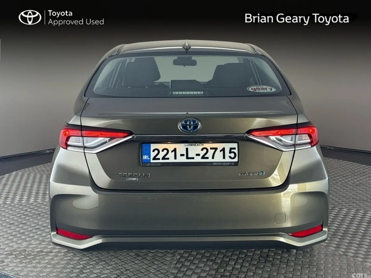 Toyota Corolla Saloon, Petrol Hybrid, 2022, Bronze