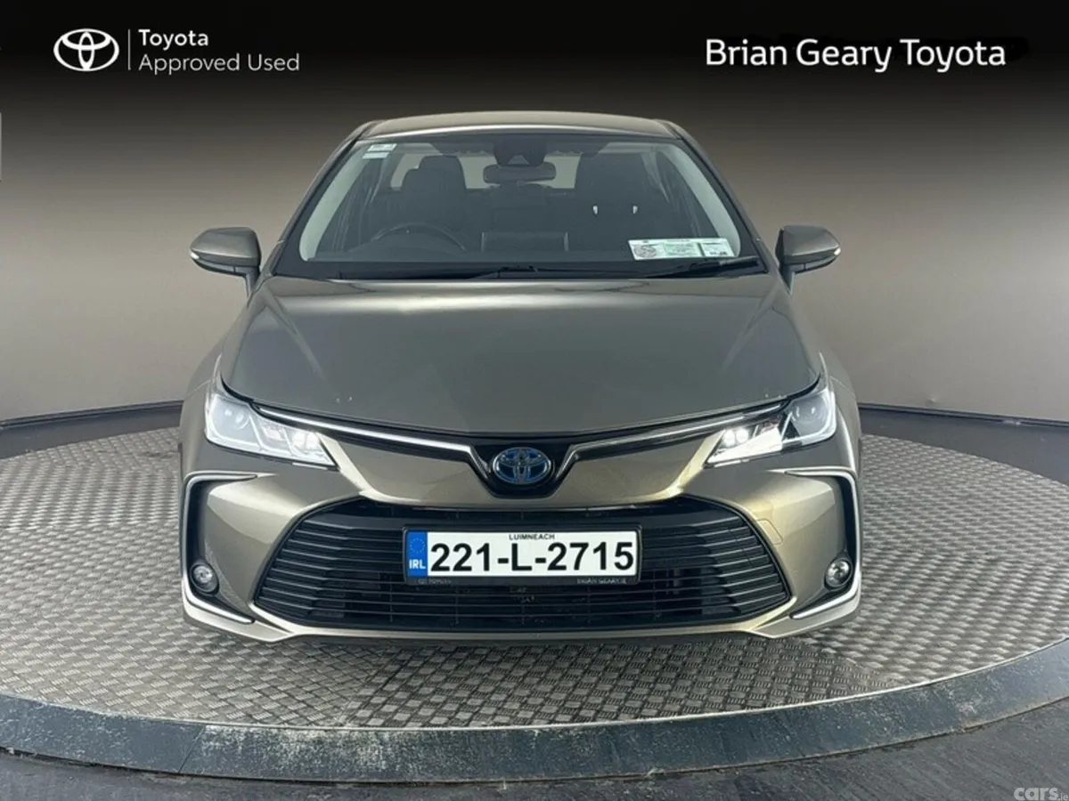 Toyota Corolla Saloon, Petrol Hybrid, 2022, Bronze