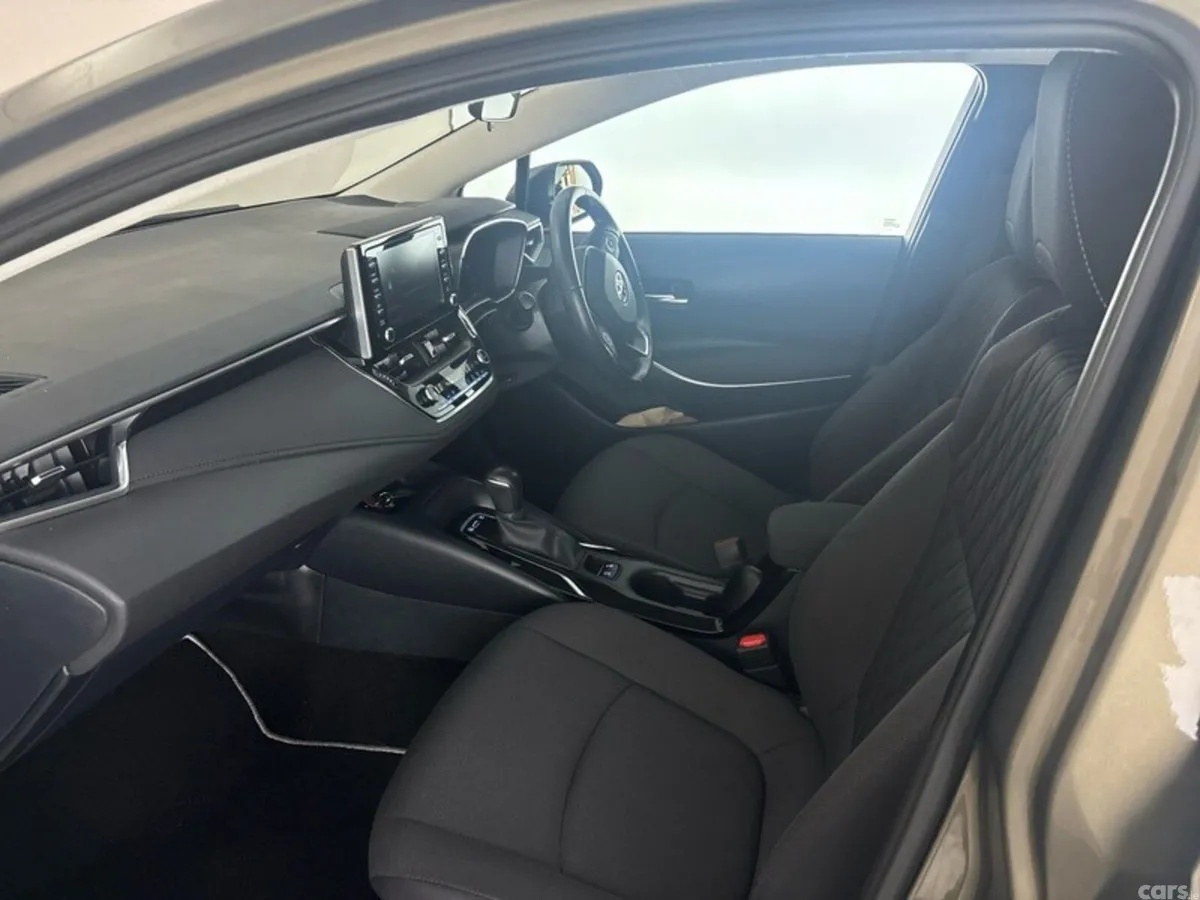 Toyota Corolla Saloon, Petrol Hybrid, 2022, Bronze