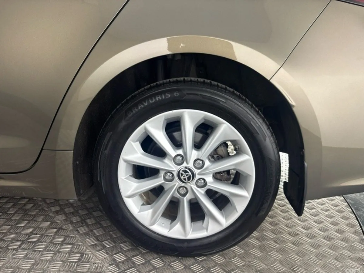 Toyota Corolla Saloon, Petrol Hybrid, 2022, Bronze