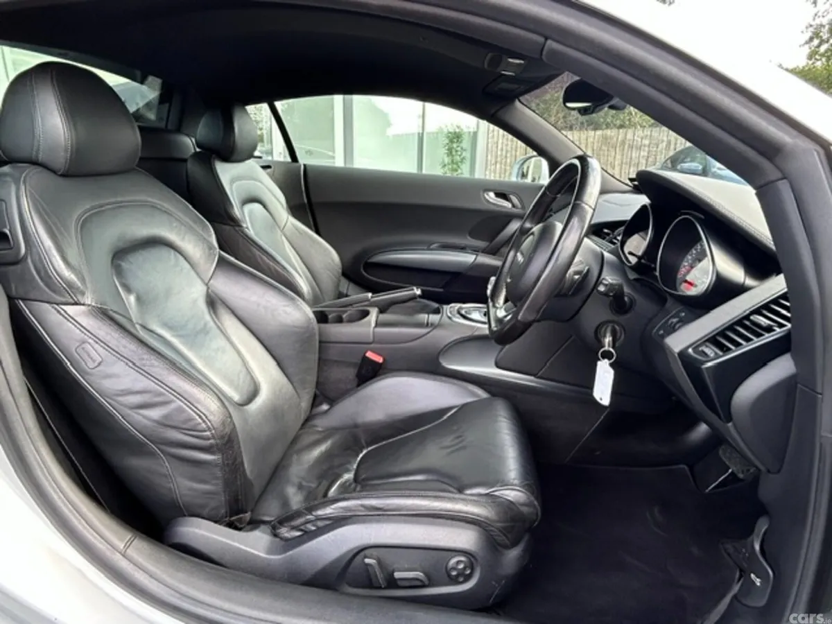 Audi R8 Coupe, Petrol, 2007, Silver