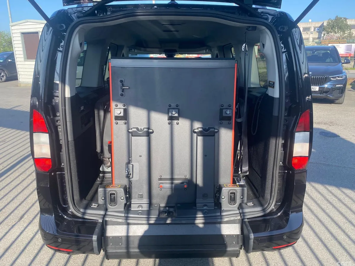 Ford Tourneo Connect Estate, Diesel, 2026, Black