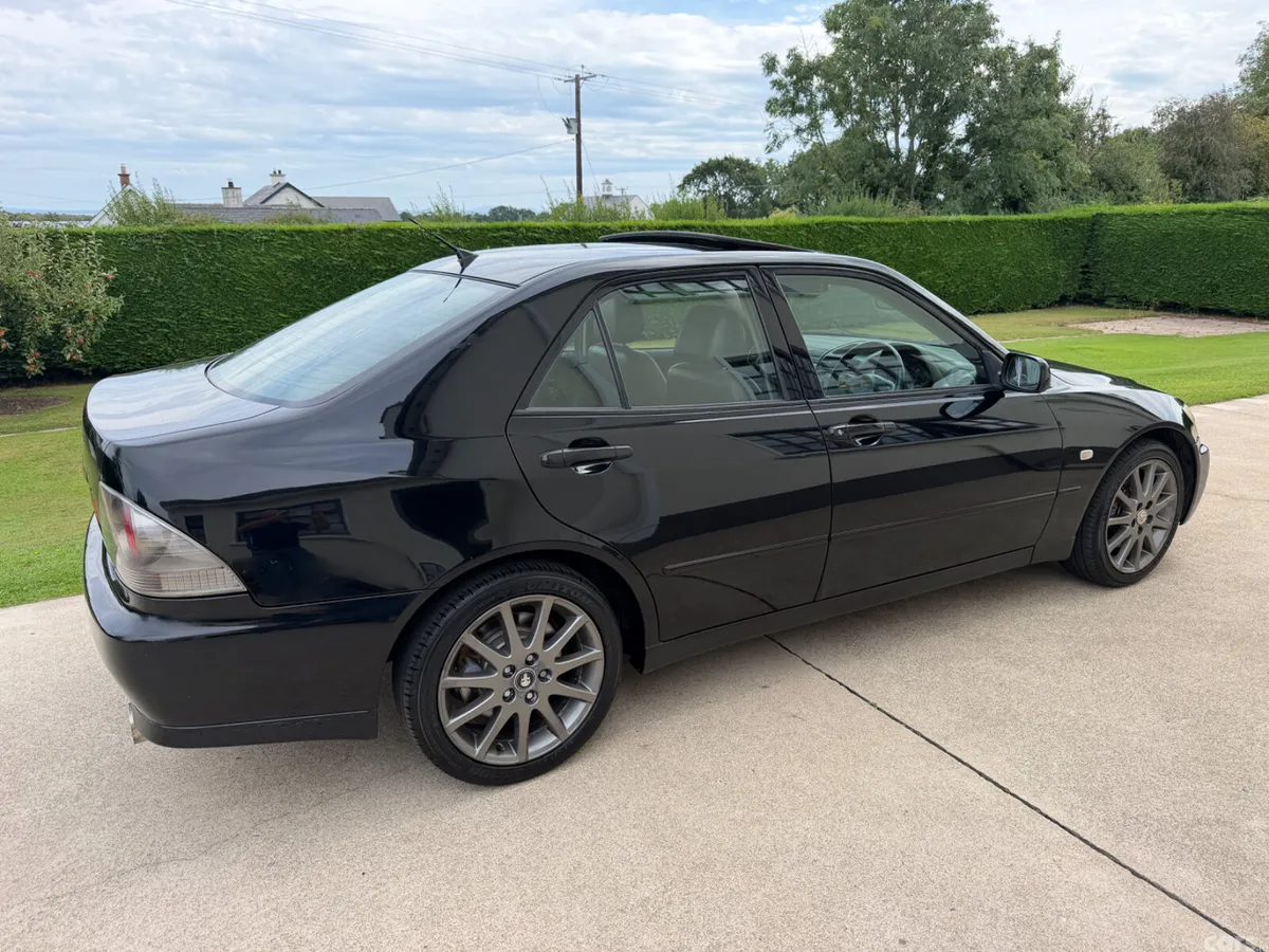 Lexus IS Saloon, Petrol, 2000, Black