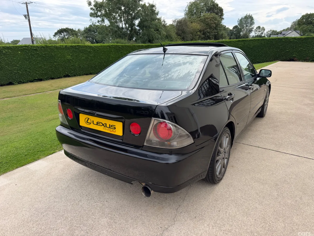 Lexus IS Saloon, Petrol, 2000, Black