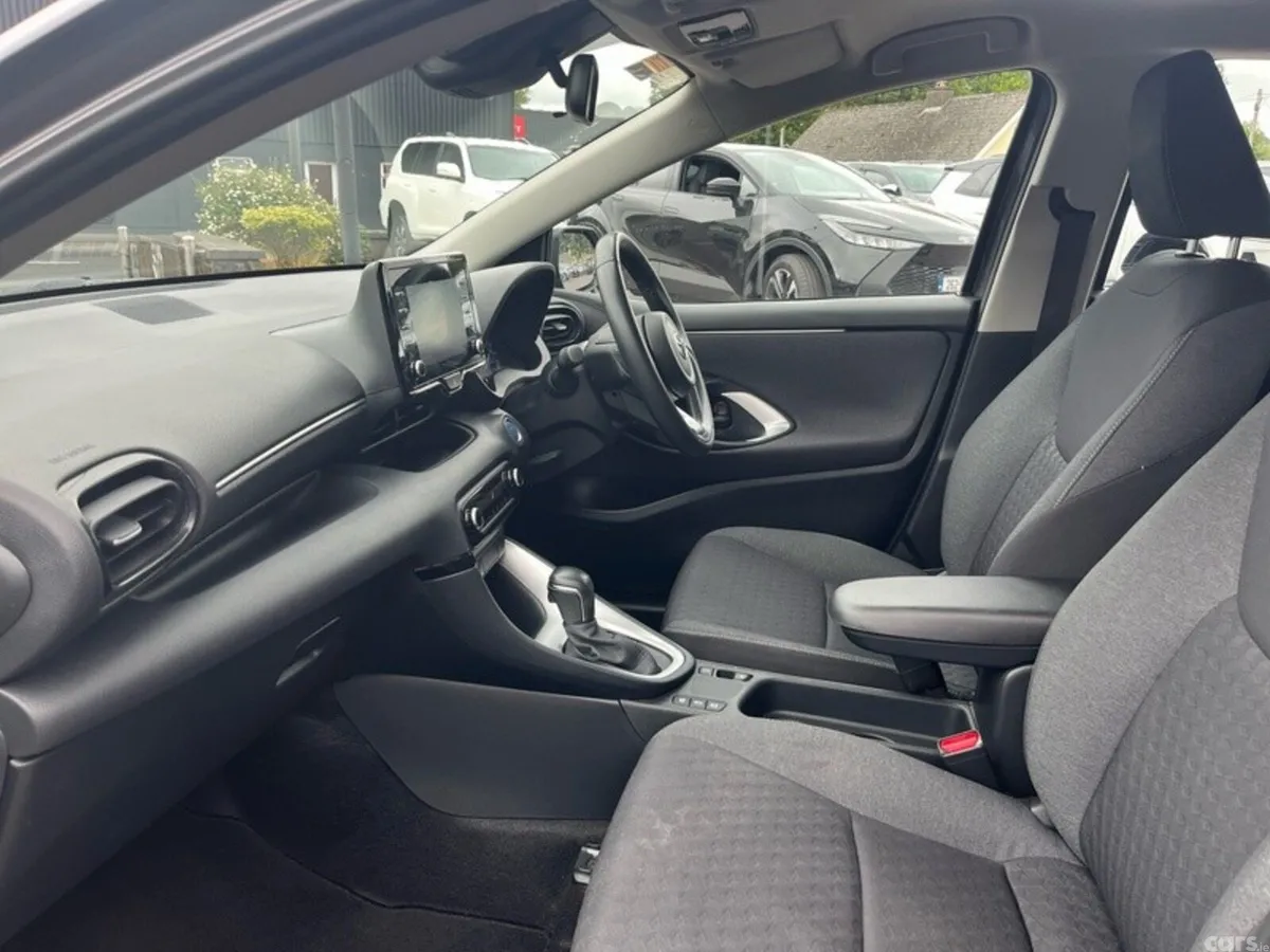 Toyota Yaris Hatchback, Petrol Hybrid, 2022, Grey