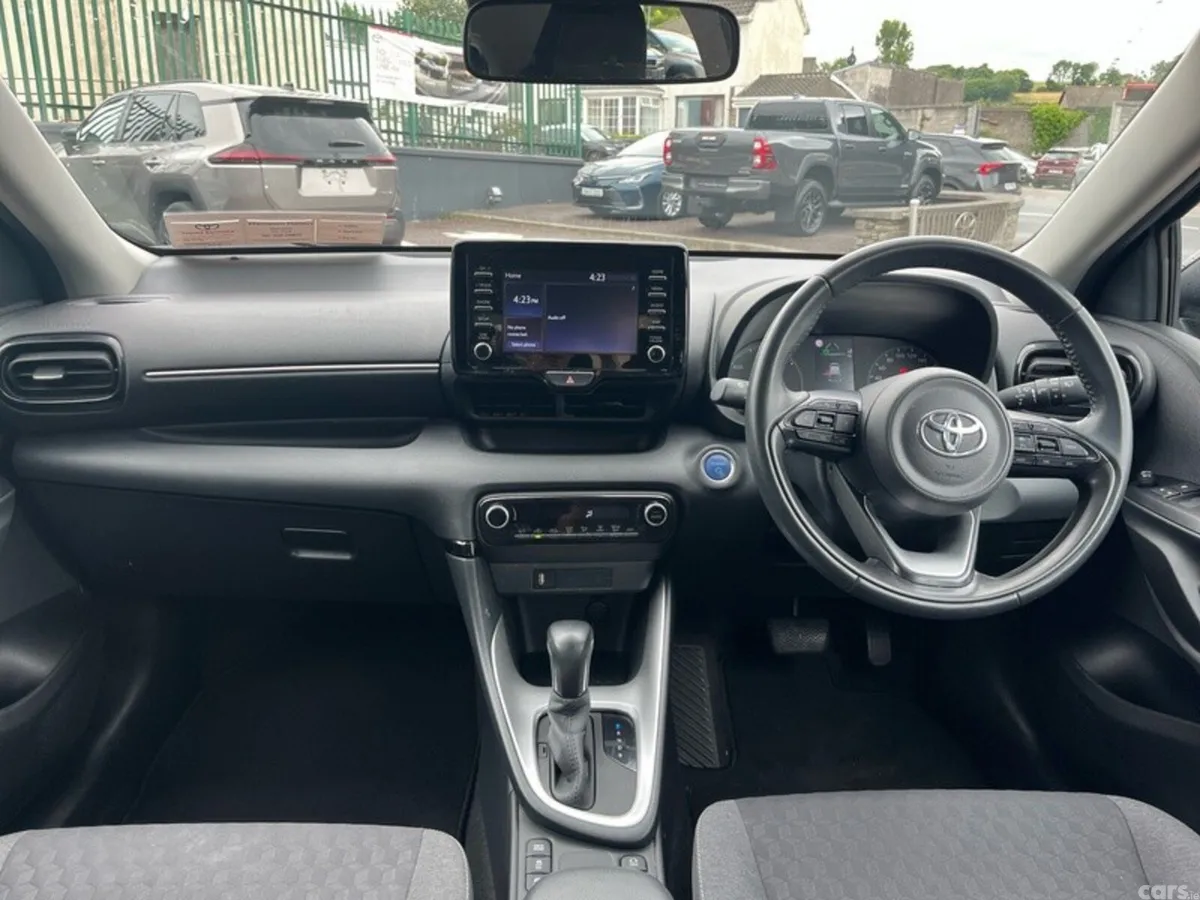 Toyota Yaris Hatchback, Petrol Hybrid, 2022, Grey