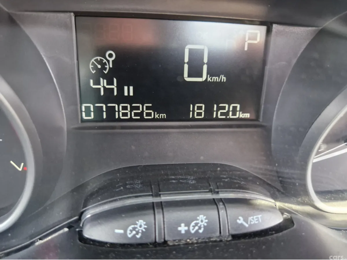 Peugeot 208 Hatchback, Petrol, 2018, Red