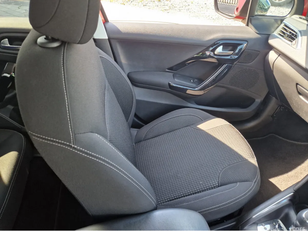 Peugeot 208 Hatchback, Petrol, 2018, Red