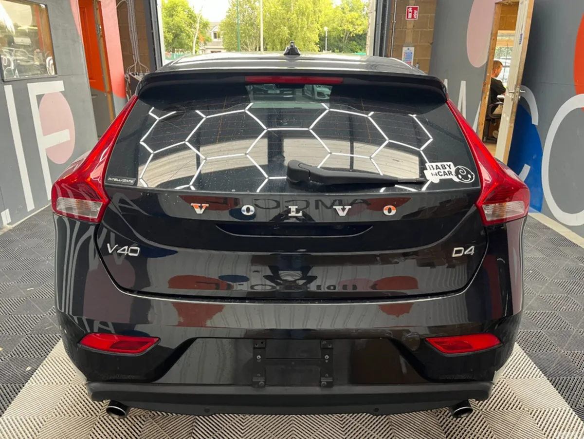 Volvo V40 Estate, Diesel, 2016, Black