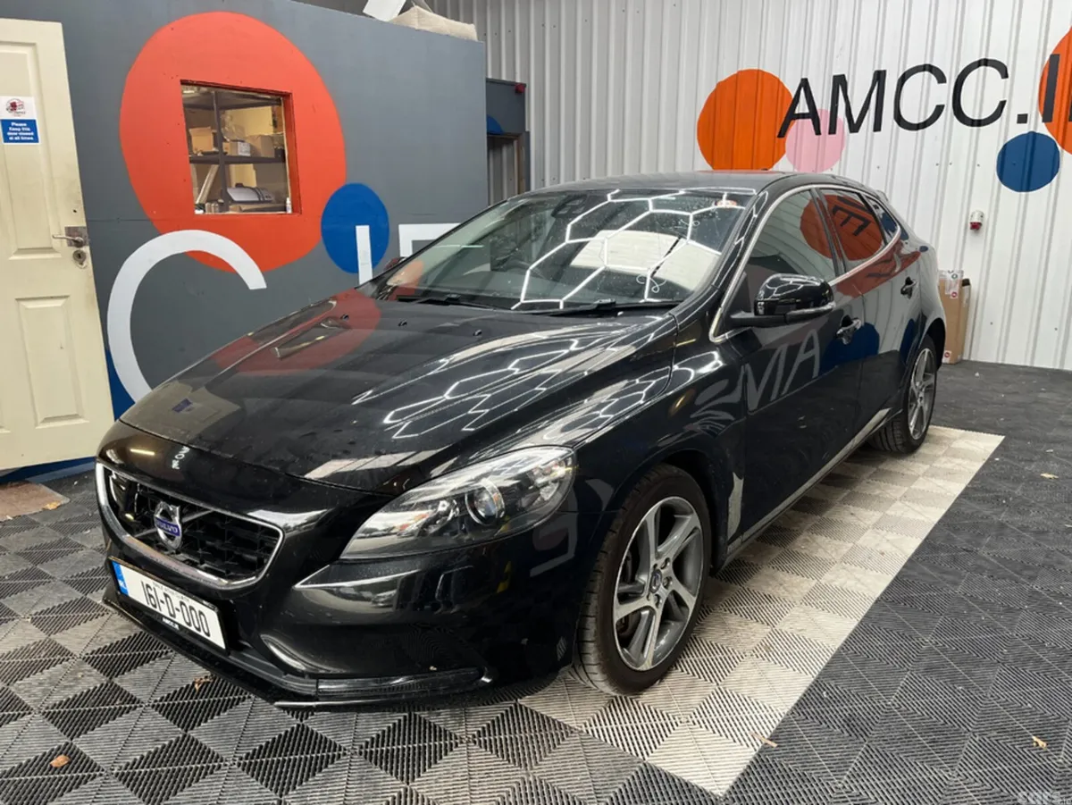 Volvo V40 Estate, Diesel, 2016, Black