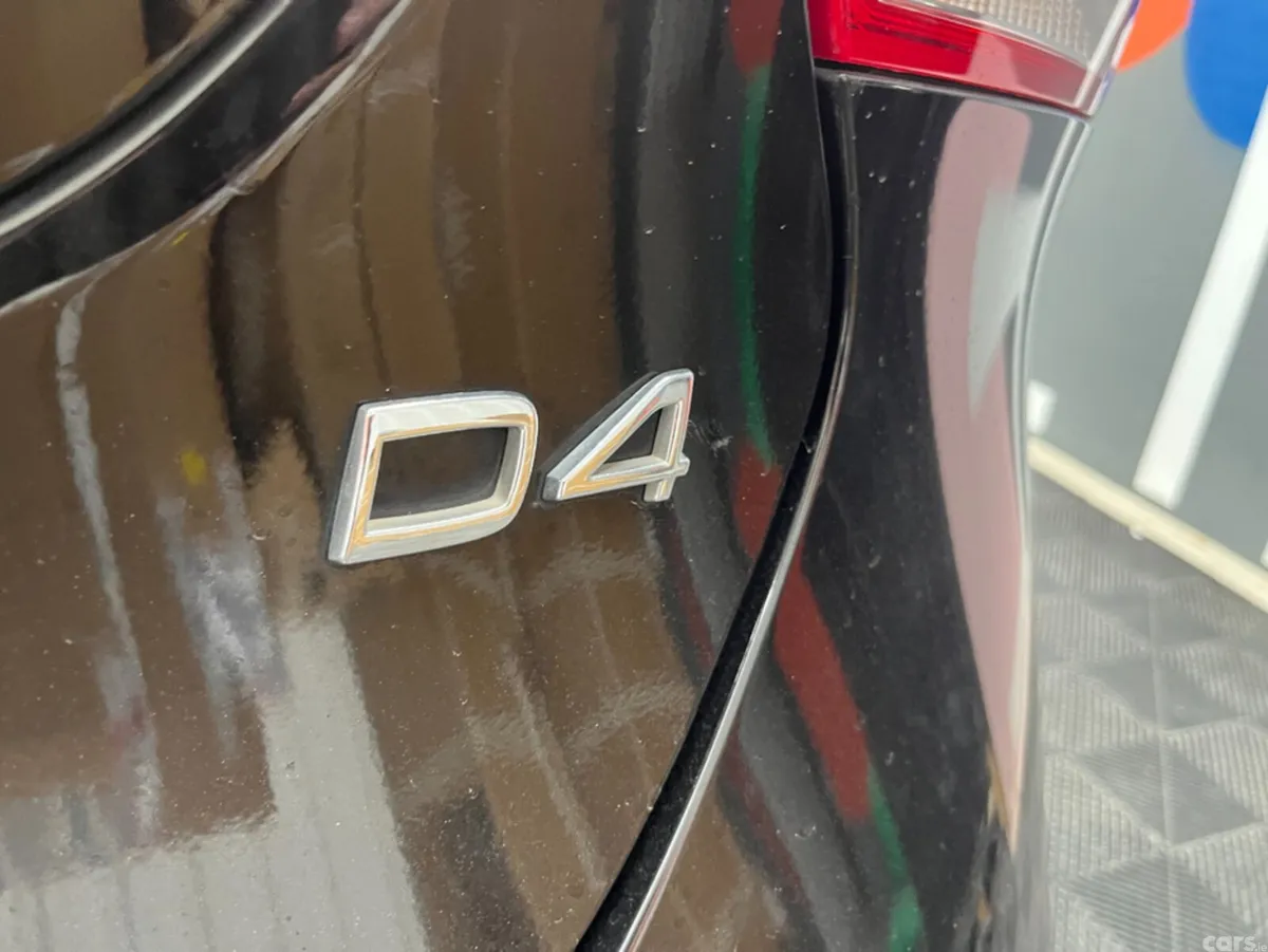 Volvo V40 Estate, Diesel, 2016, Black
