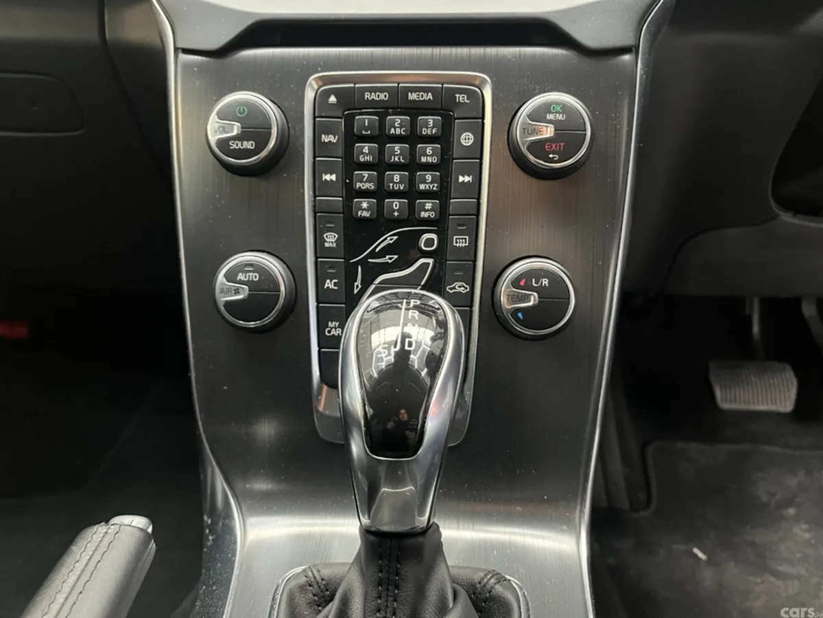 Volvo V40 Estate, Diesel, 2016, Black