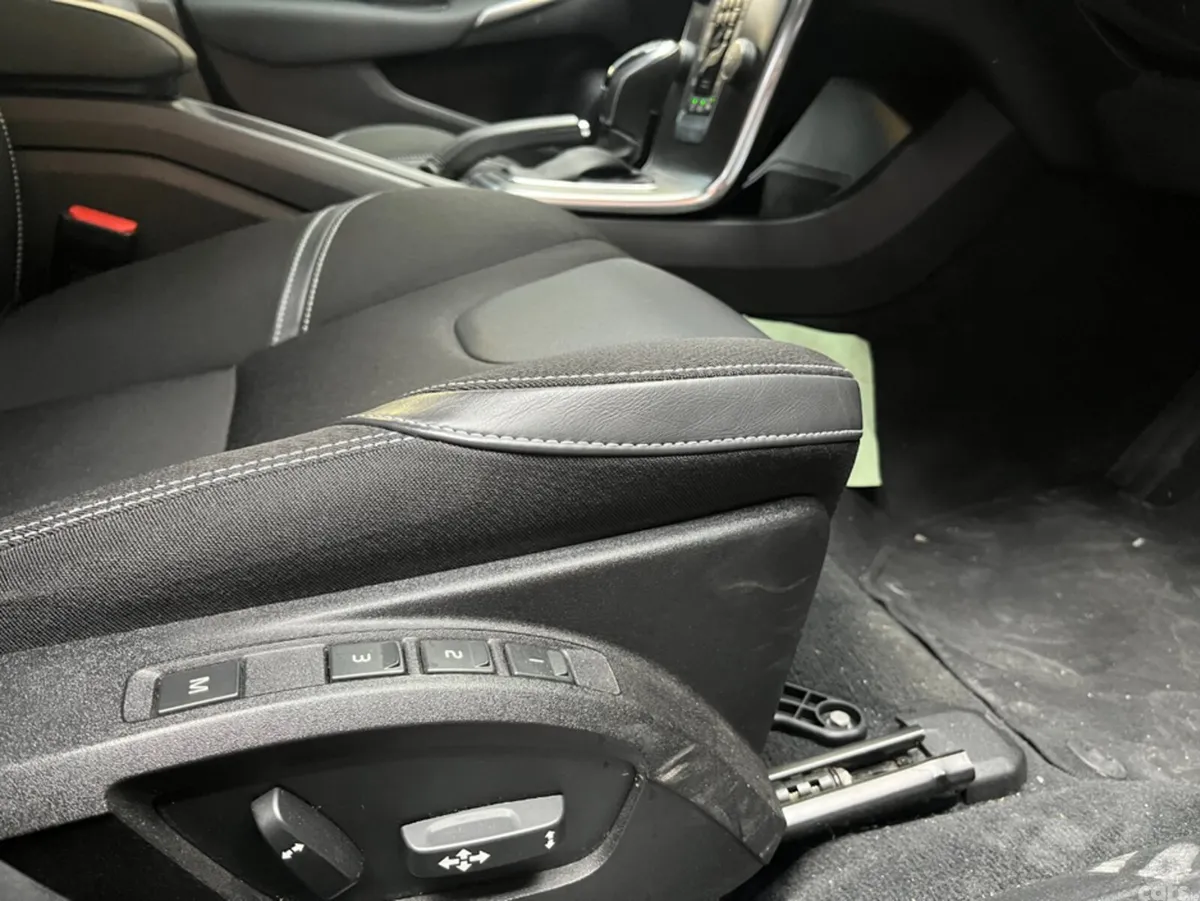 Volvo V40 Estate, Diesel, 2016, Black