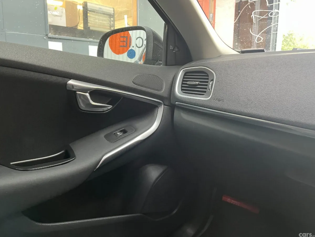 Volvo V40 Estate, Diesel, 2016, Black