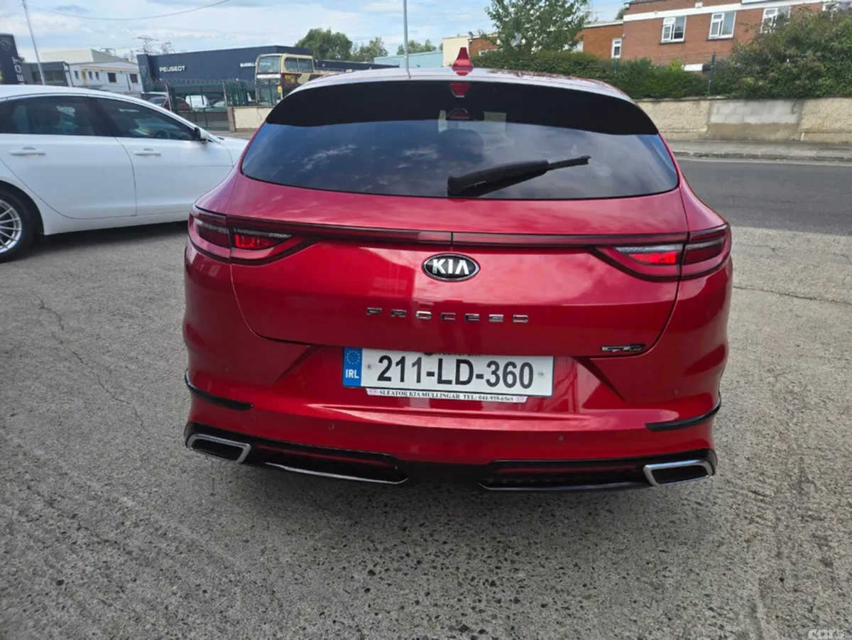 Kia ProCeed Hatchback, Diesel, 2021, Red