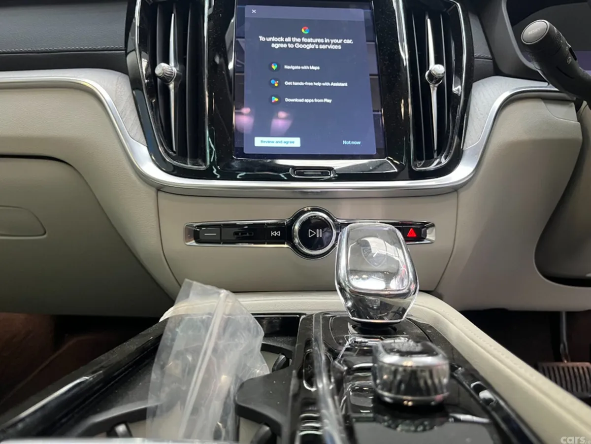 Volvo V60 Estate, Petrol Plug-in Hybrid, 2024, Grey