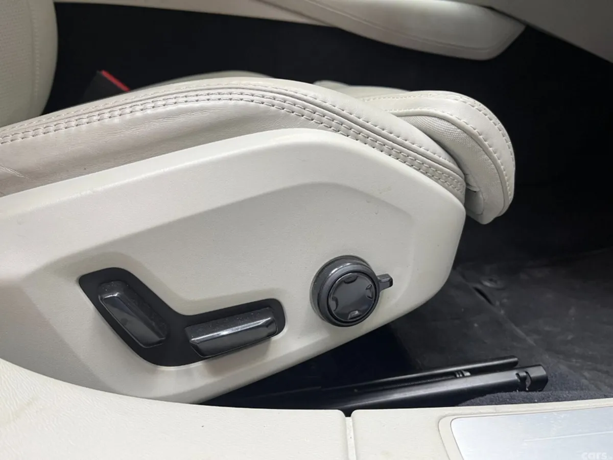 Volvo V60 Estate, Petrol Plug-in Hybrid, 2024, Grey